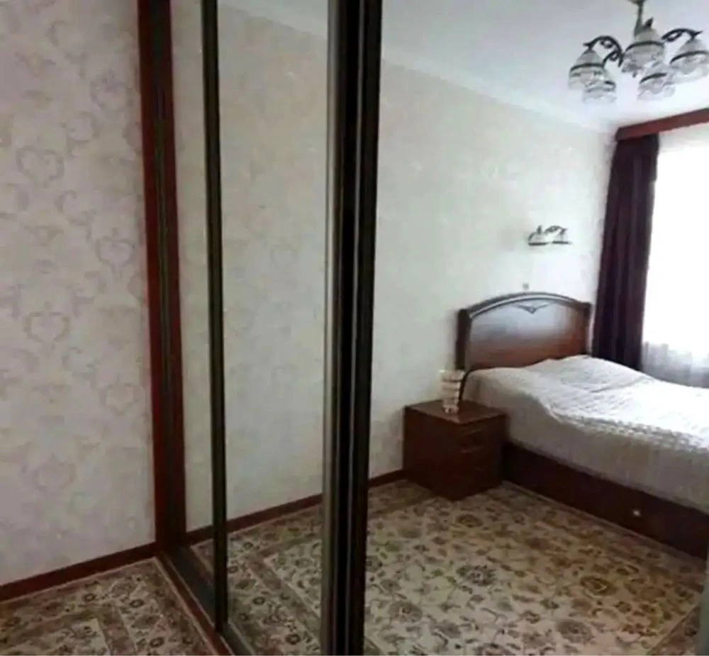 Продаж Мілютенка вул., 12а