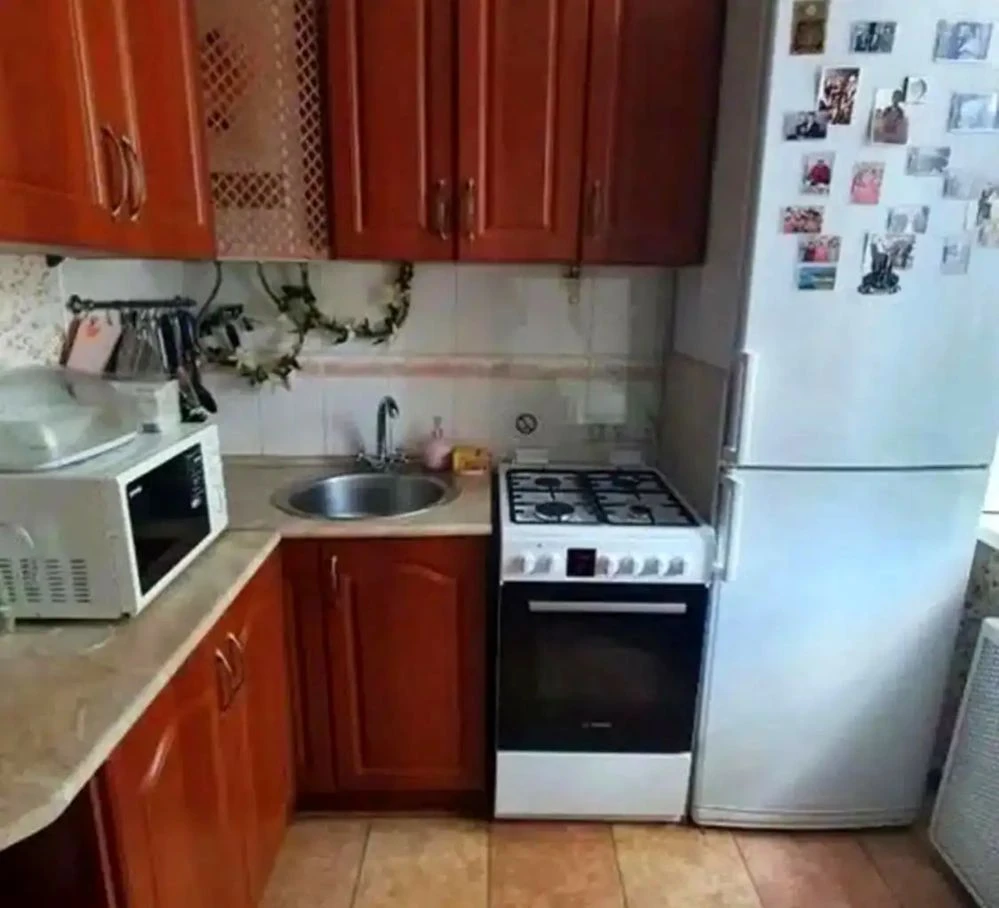 Продаж Мілютенка вул., 12а