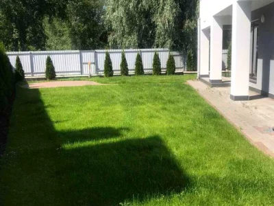 Дом. Киев, Затишная улица