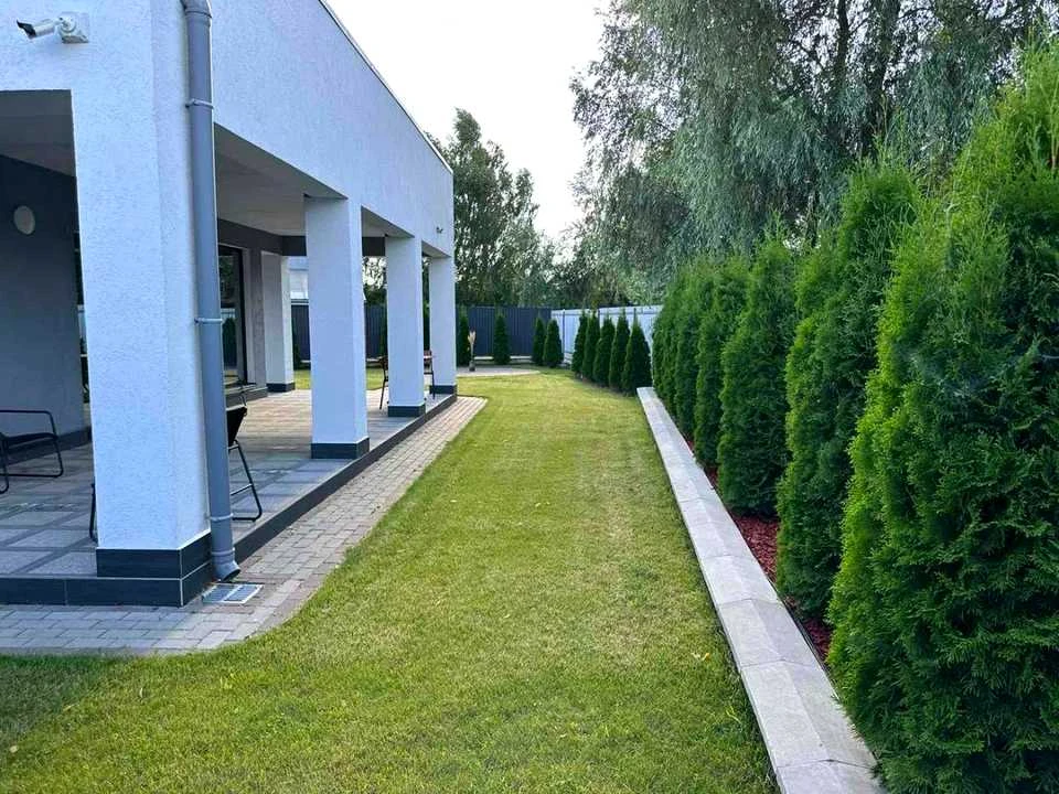 Дом. Киев, Затишная улица