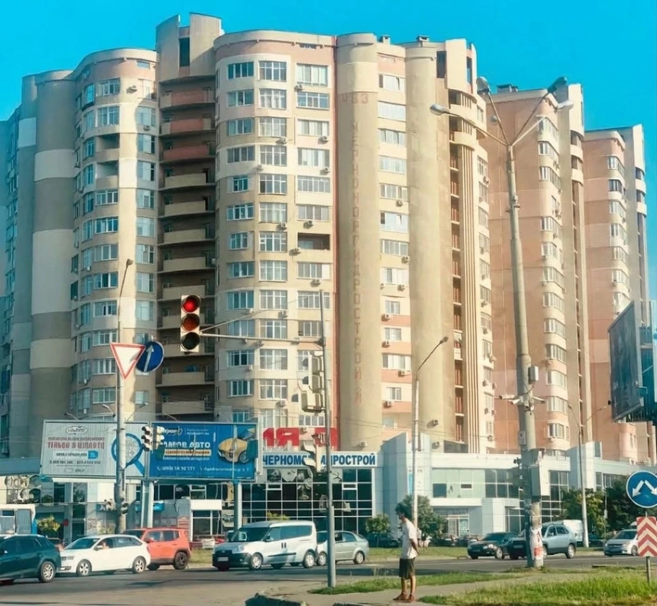 Продається 3-кімнатна квартира в ЖК "Успіх", недалеко від Таїрова