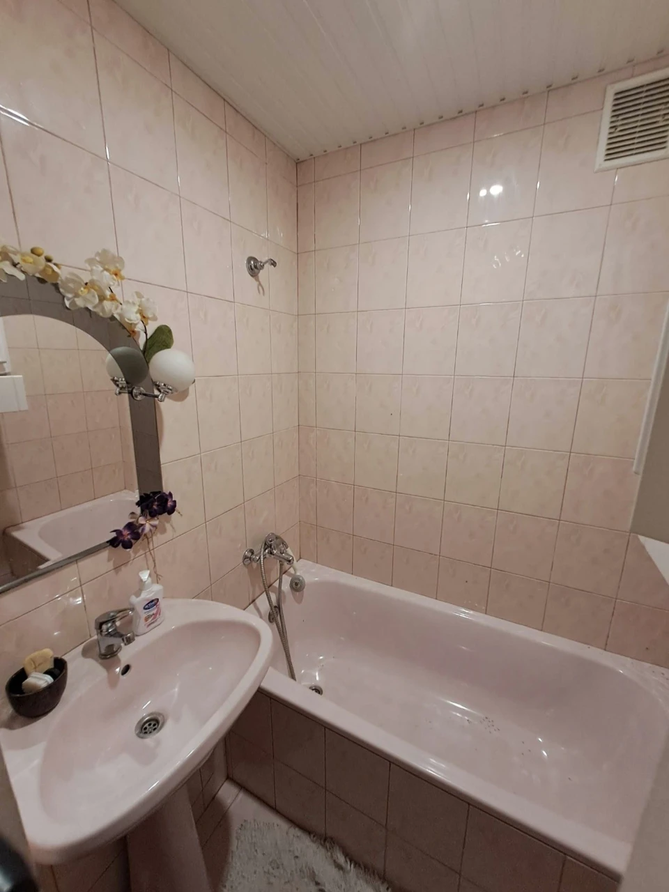 For Sale: 3-room apartment in Maloy Rynok. OWNER!
