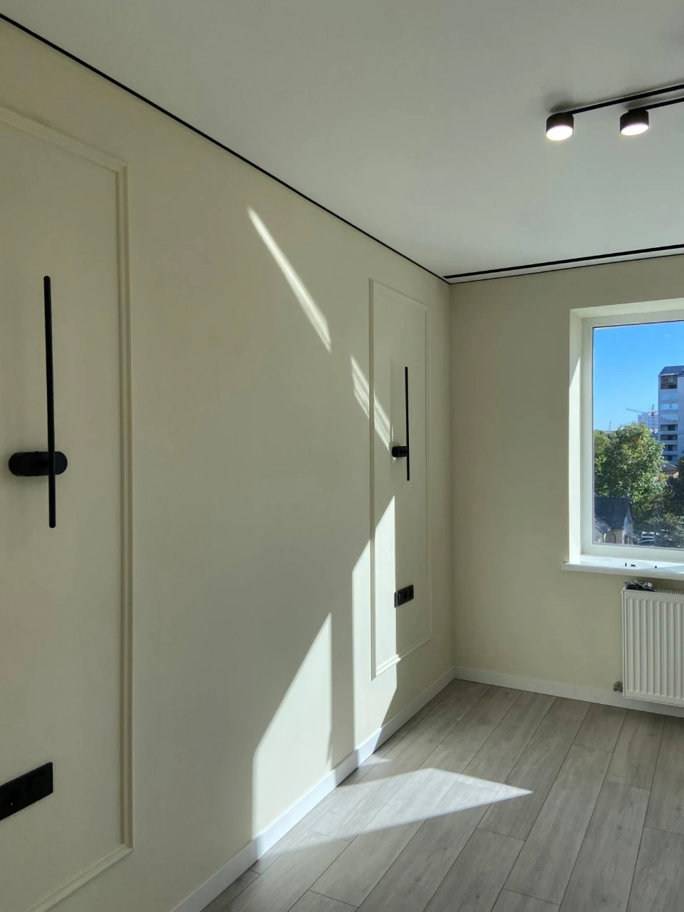 Urgent: 1-bedroom apartment in Dibrova Park center near Park Shevchenko with renovation