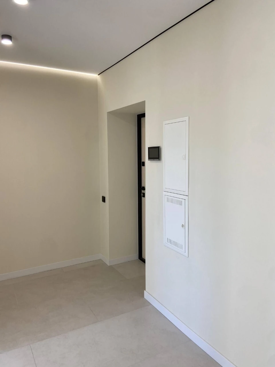 Urgent: 1-bedroom apartment in Dibrova Park center near Park Shevchenko with renovation