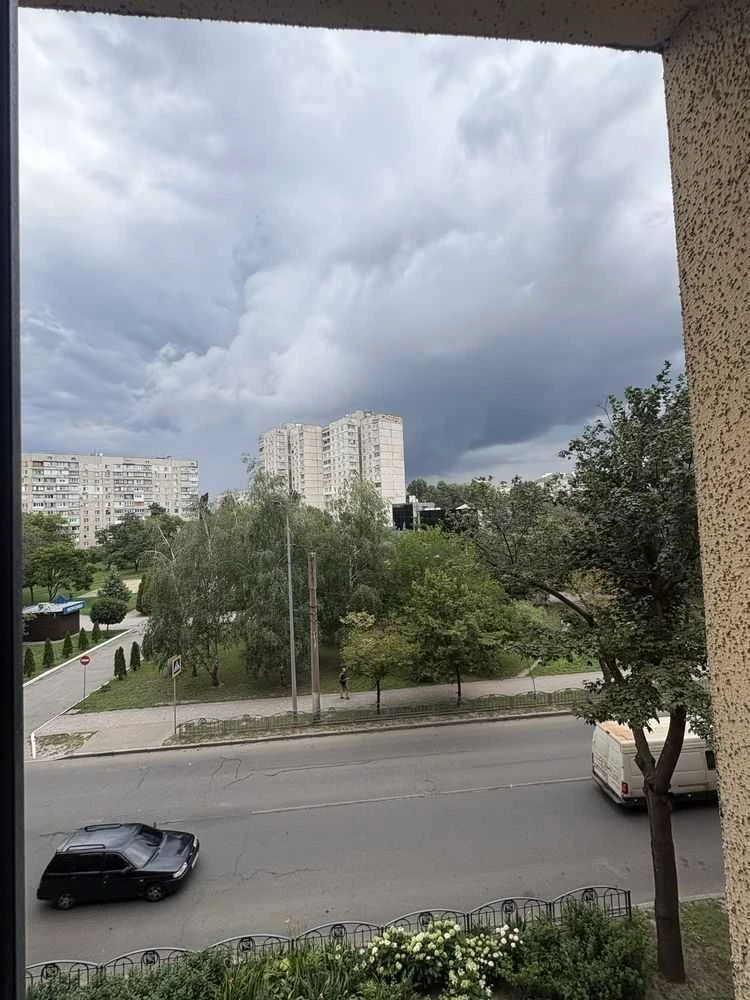 Продається свіжа 1-кімнатна квартира в ЖК "Парковый Квар
