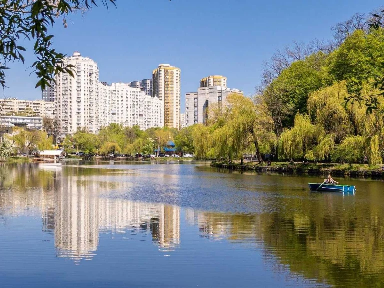 Продаж земельної ділянки в м. Києві_ м.Голосіївська