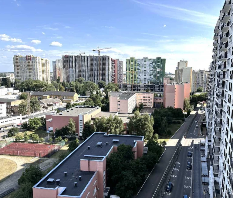Sale of a 1-bedroom apartment 42 m², Mikhailo Maksimovich Street,