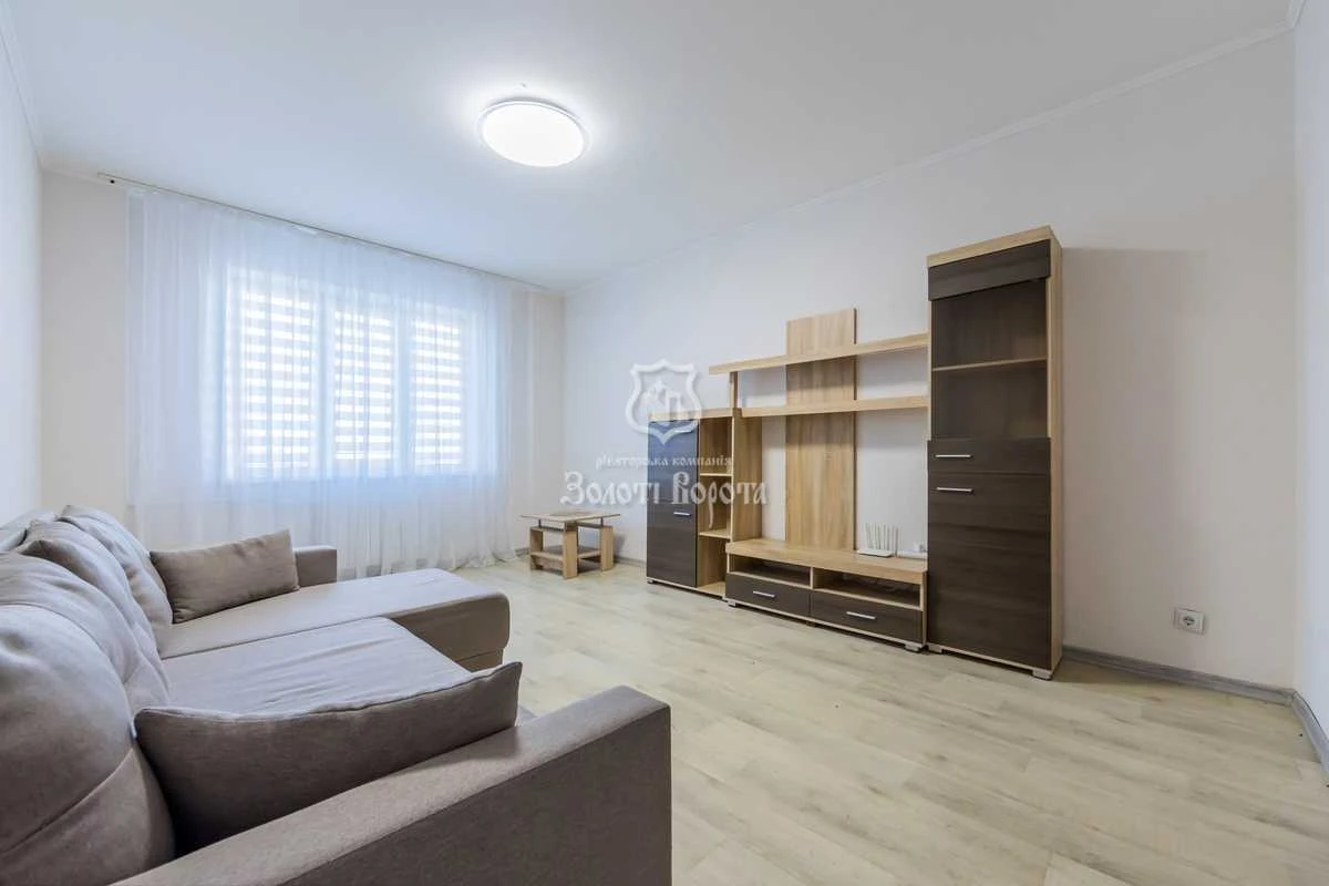 Sale of a 3-room apartment 70 m², Mykola Bazhan Prospekt, 2