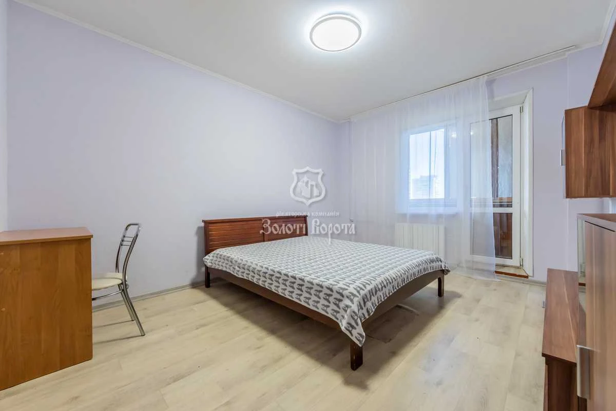 Sale of a 3-room apartment 70 m², Mykola Bazhan Prospekt, 2