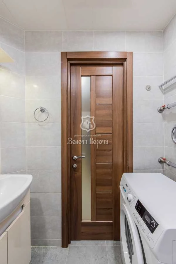 Sale of a 3-room apartment 70 m², Mykola Bazhan Prospekt, 2