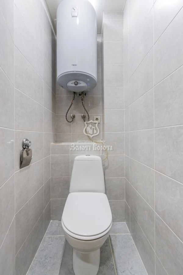Sale of a 3-room apartment 70 m², Mykola Bazhan Prospekt, 2