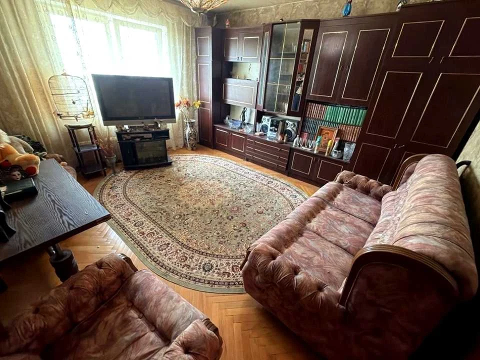 Квартира. Київ, Анни Ахматової вул.