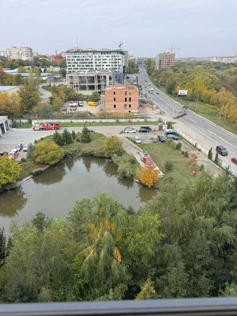 3-кімнатна квартира, ЖК "Едем Перлина", вид на озеро, здана секція