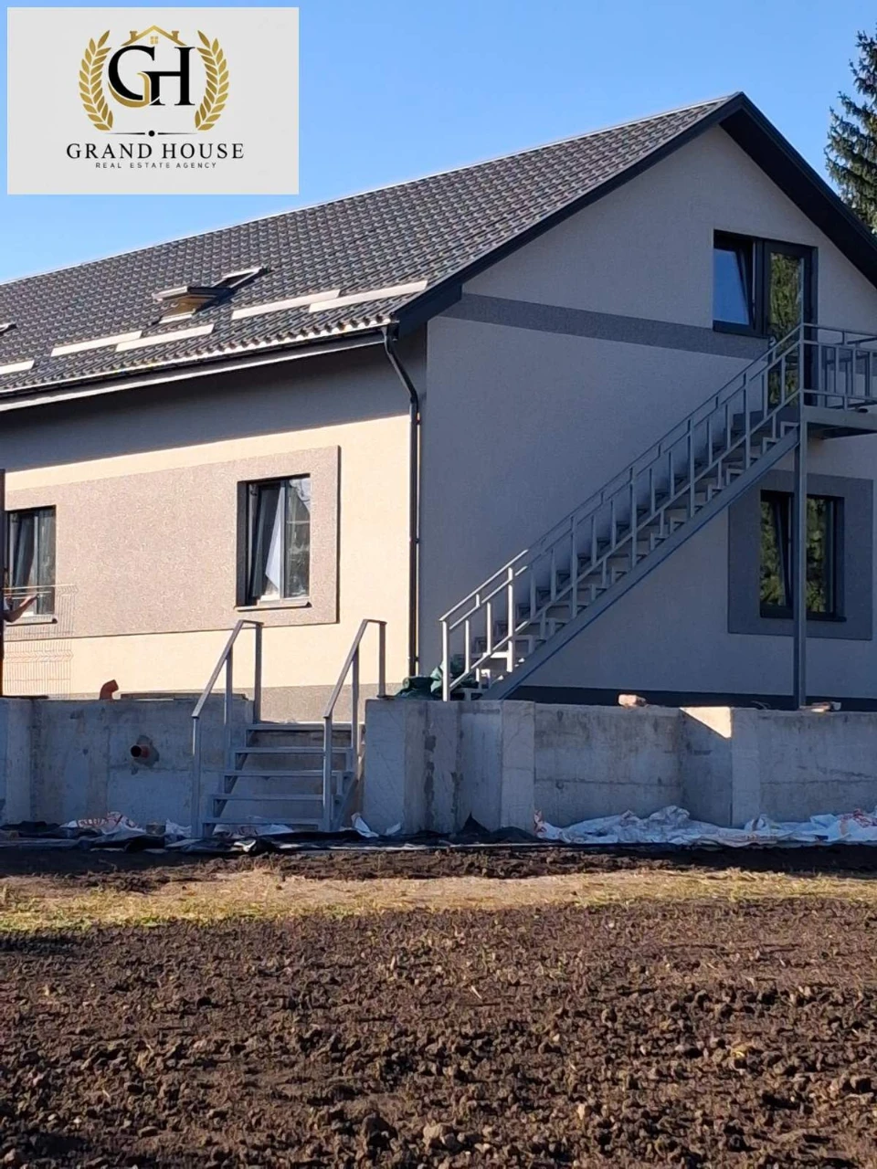 Продам новий двоповерховий будинок біля Парку Перемоги