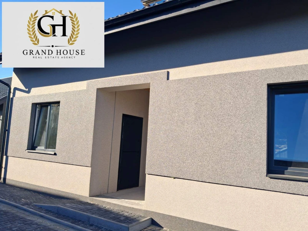 Продам новий двоповерховий будинок біля Парку Перемоги