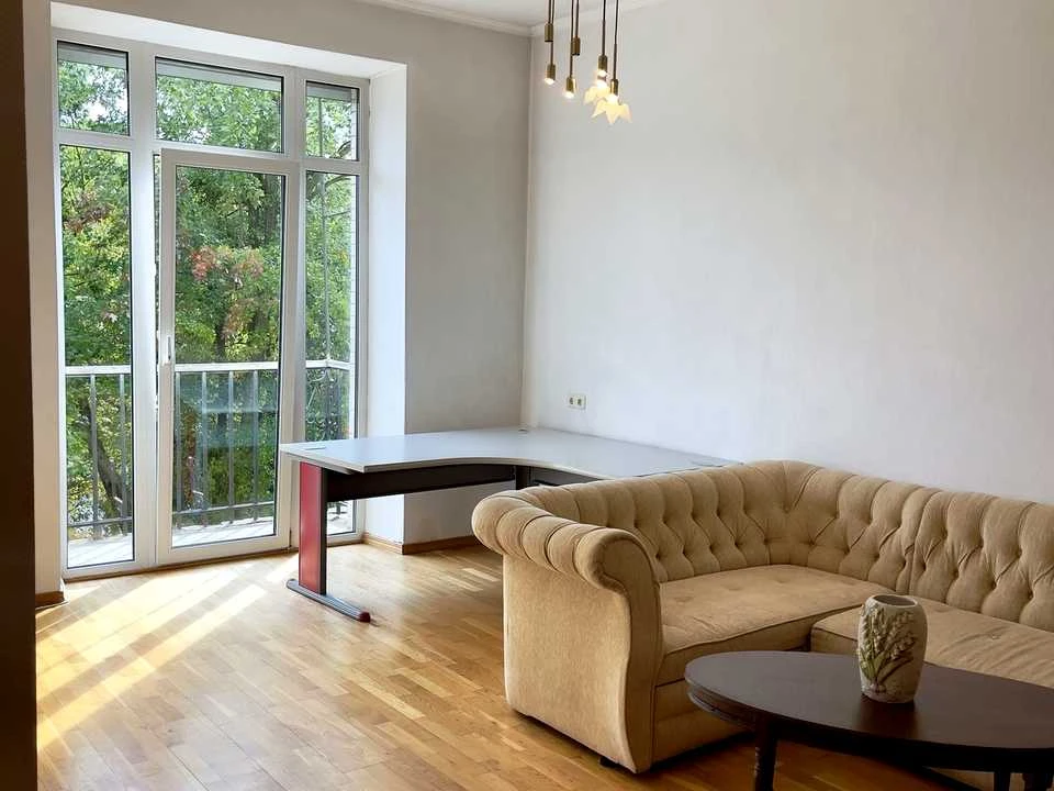 Apartment. Holosiivsky Prospect.