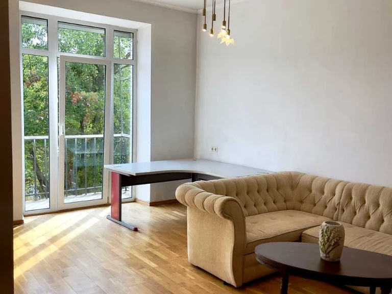 Apartment. Holosiivsky Prospect.