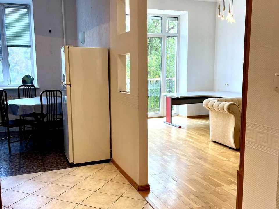 Apartment. Holosiivsky Prospect.