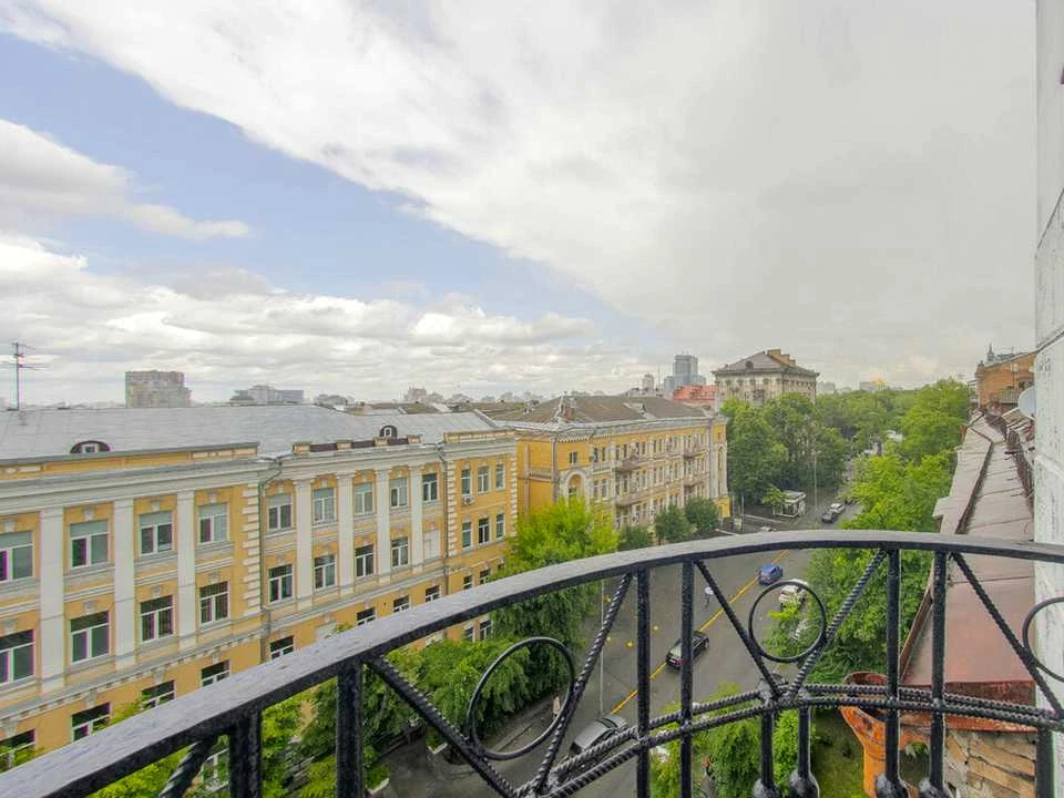 Квартира. Київ, Тарасівська вул.