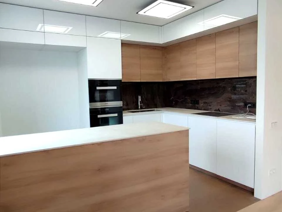 Apartment. Dnipro, Mandrykivska St.