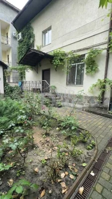 House in the most expensive location, park area, French Boulevard
