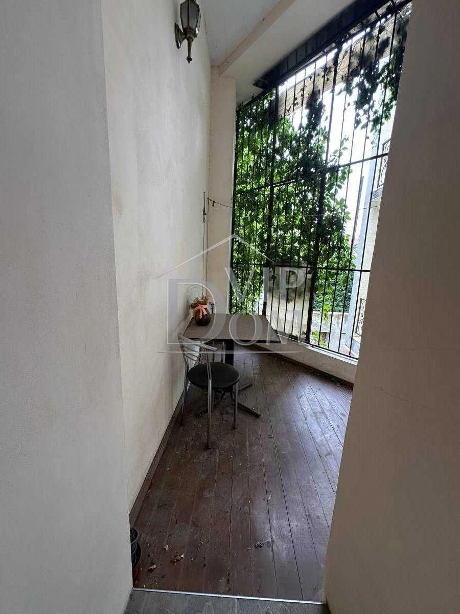 House in the most expensive location, park area, French Boulevard