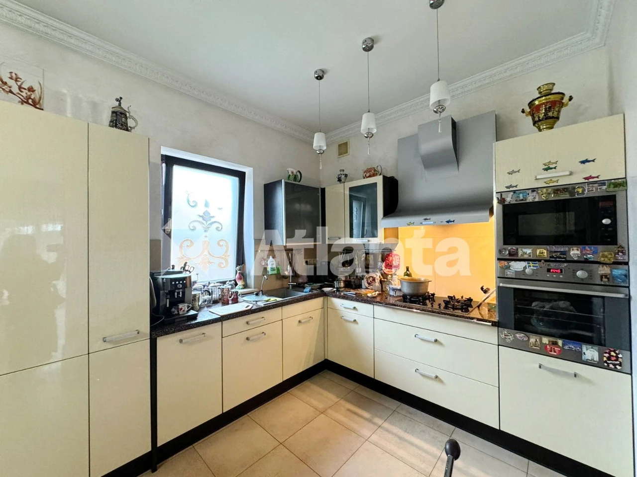Compact house in Italian style on Fontan