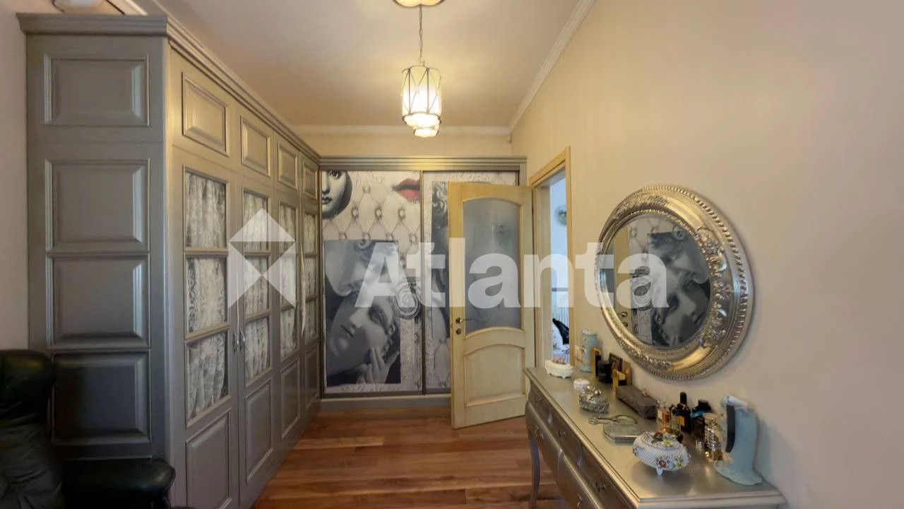 Compact house in Italian style on Fontan