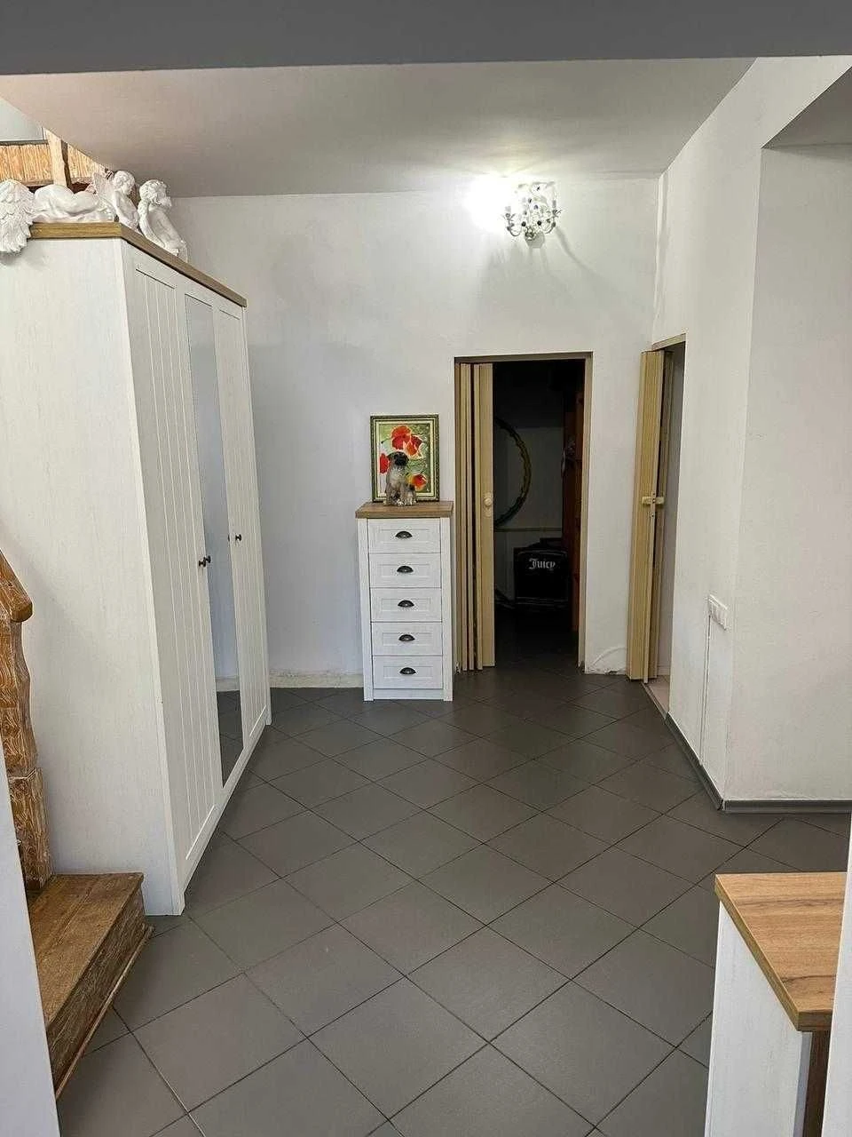 For Sale: Spacious 2-story house on Dmitry Dontsky —