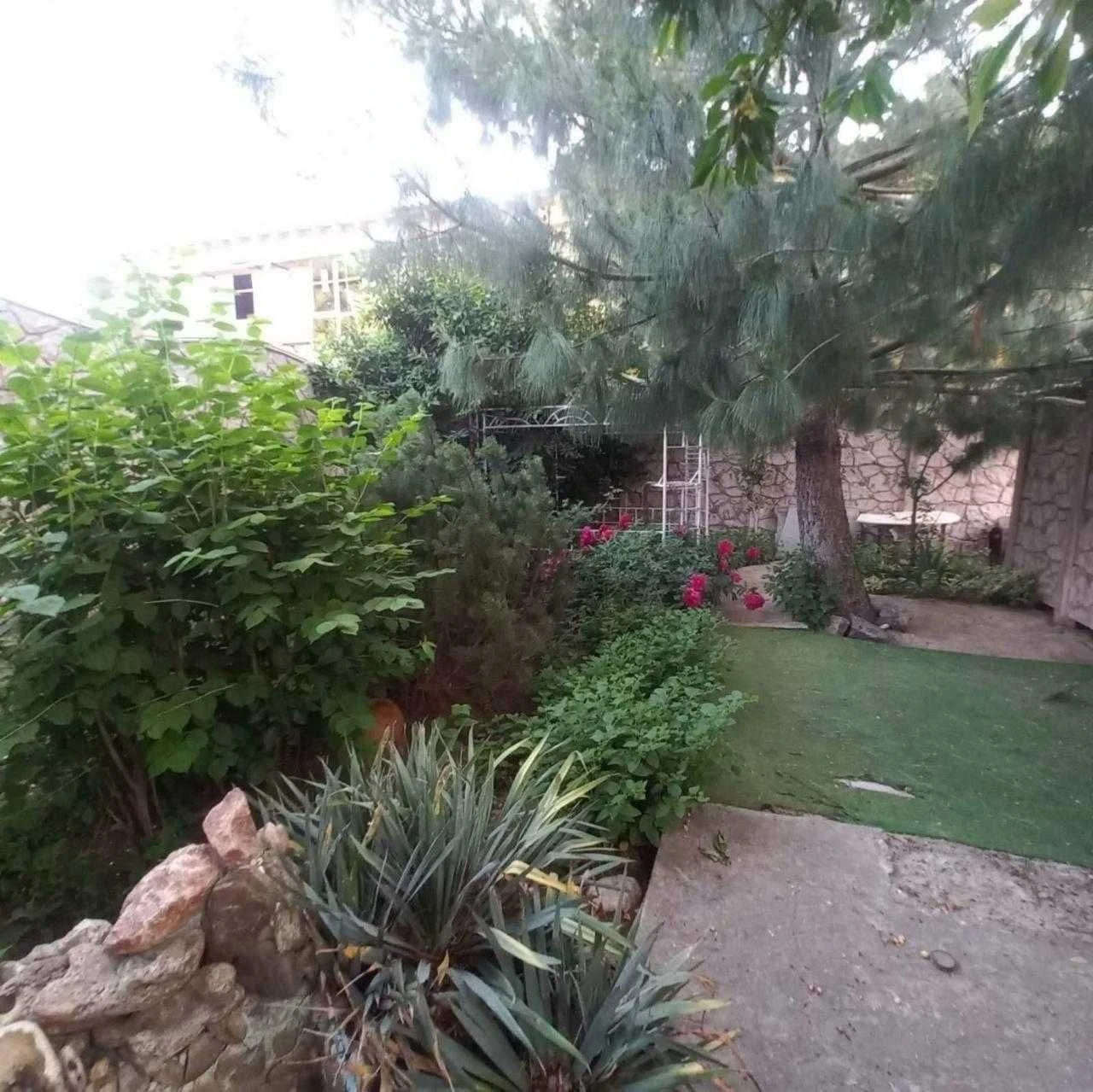 For Sale: Spacious 2-story house on Dmitry Dontsky —