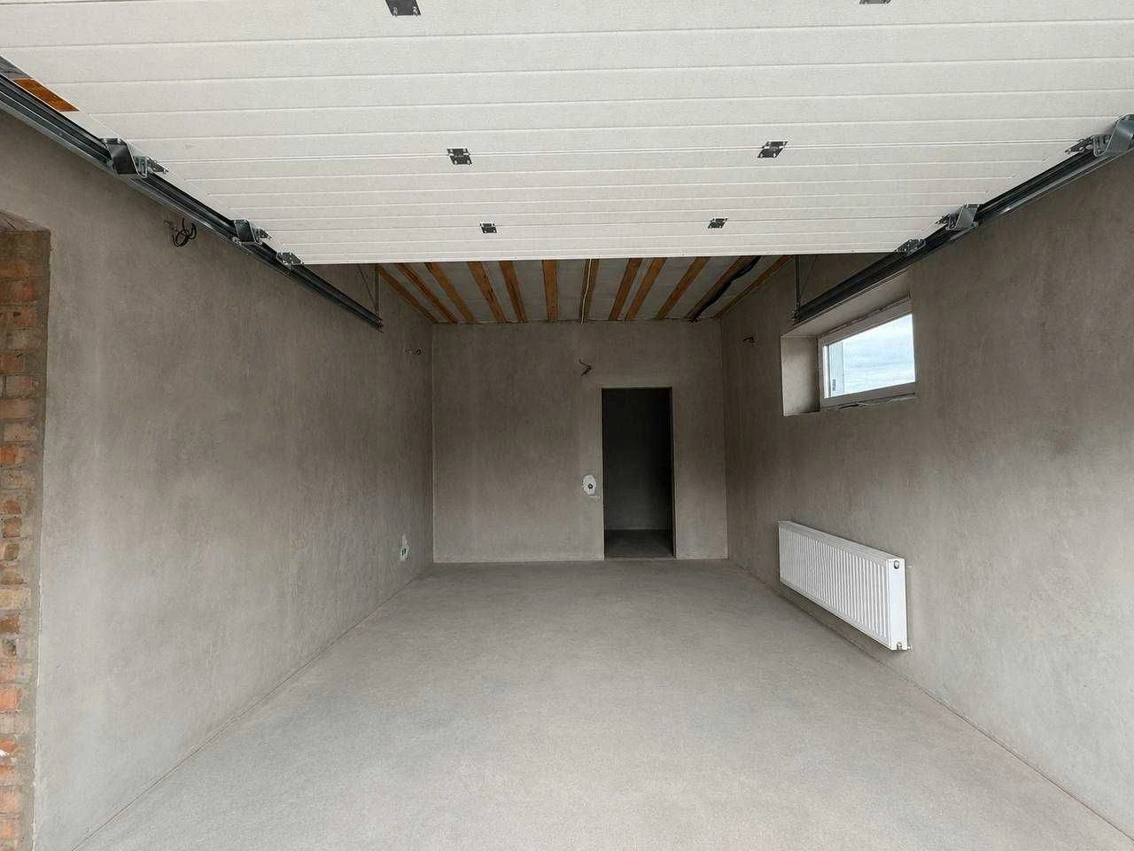 Продам сучасний будинок 140 м² з гаражем на 5 сотках — Масив