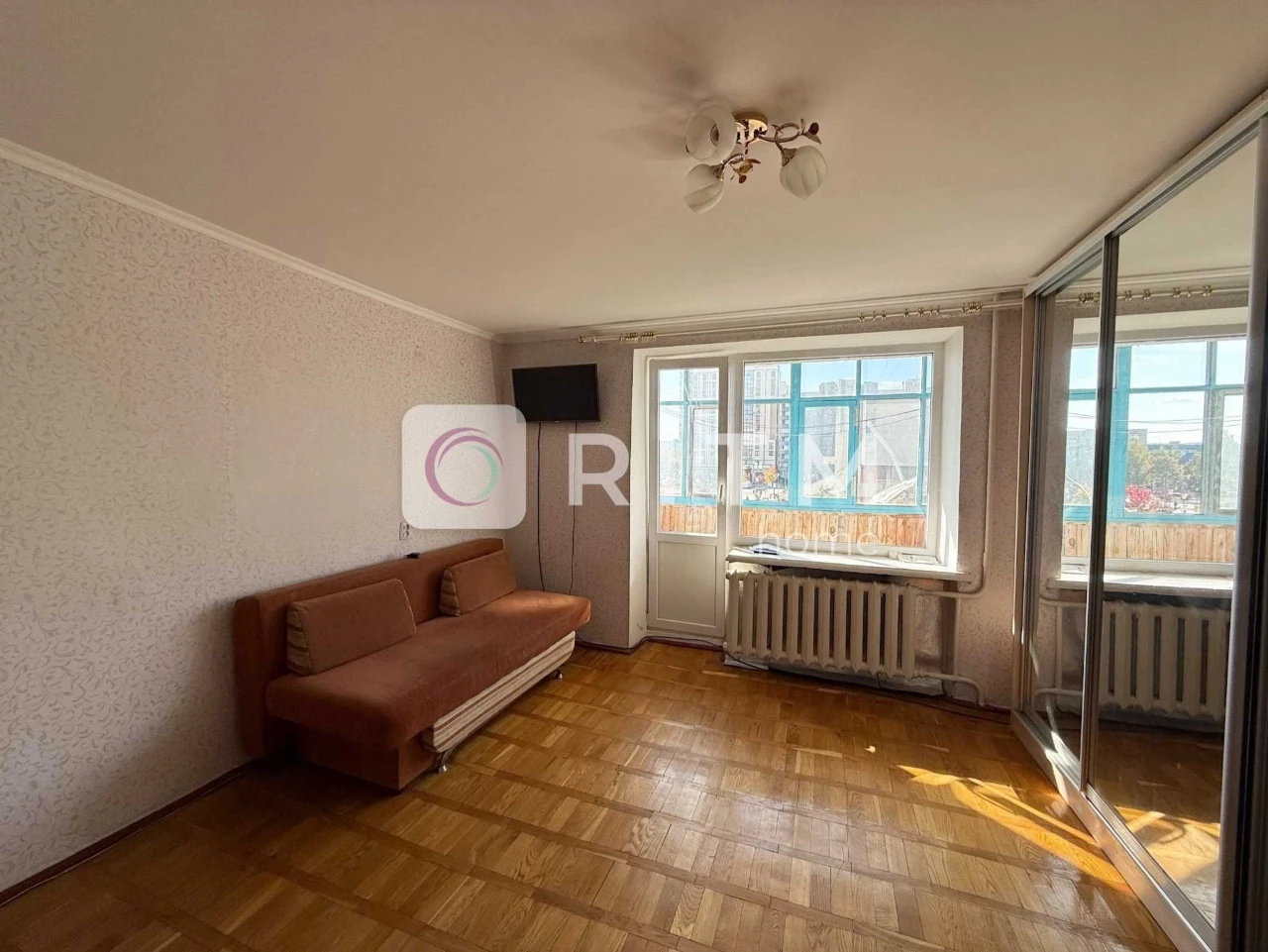 Apartment for sale on Sobornosti Street