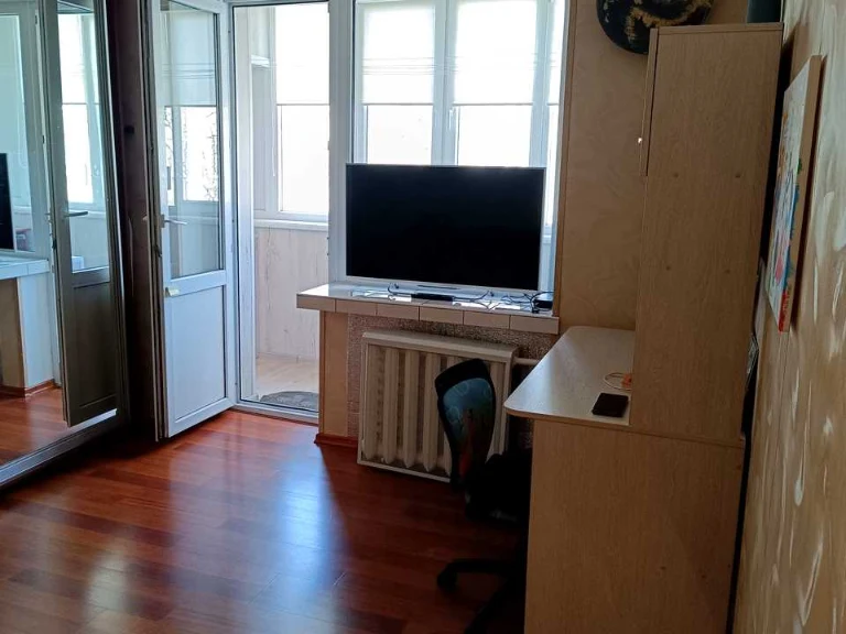 Apartment. Akademika Glushkova Prospect.