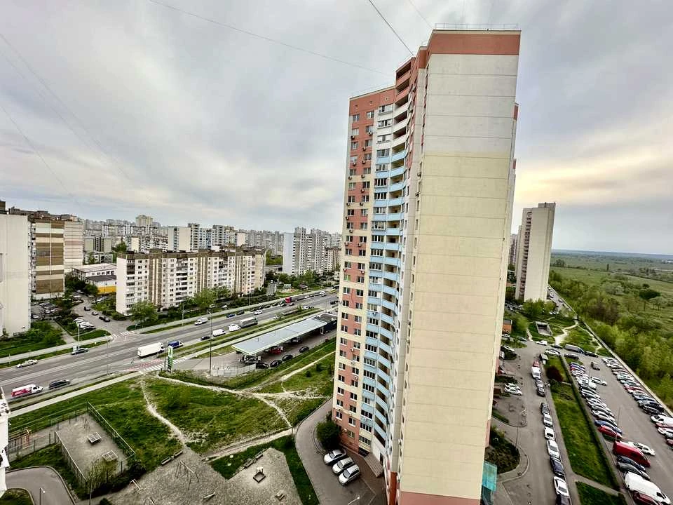 Квартира. Київ, вулиця Милославська.