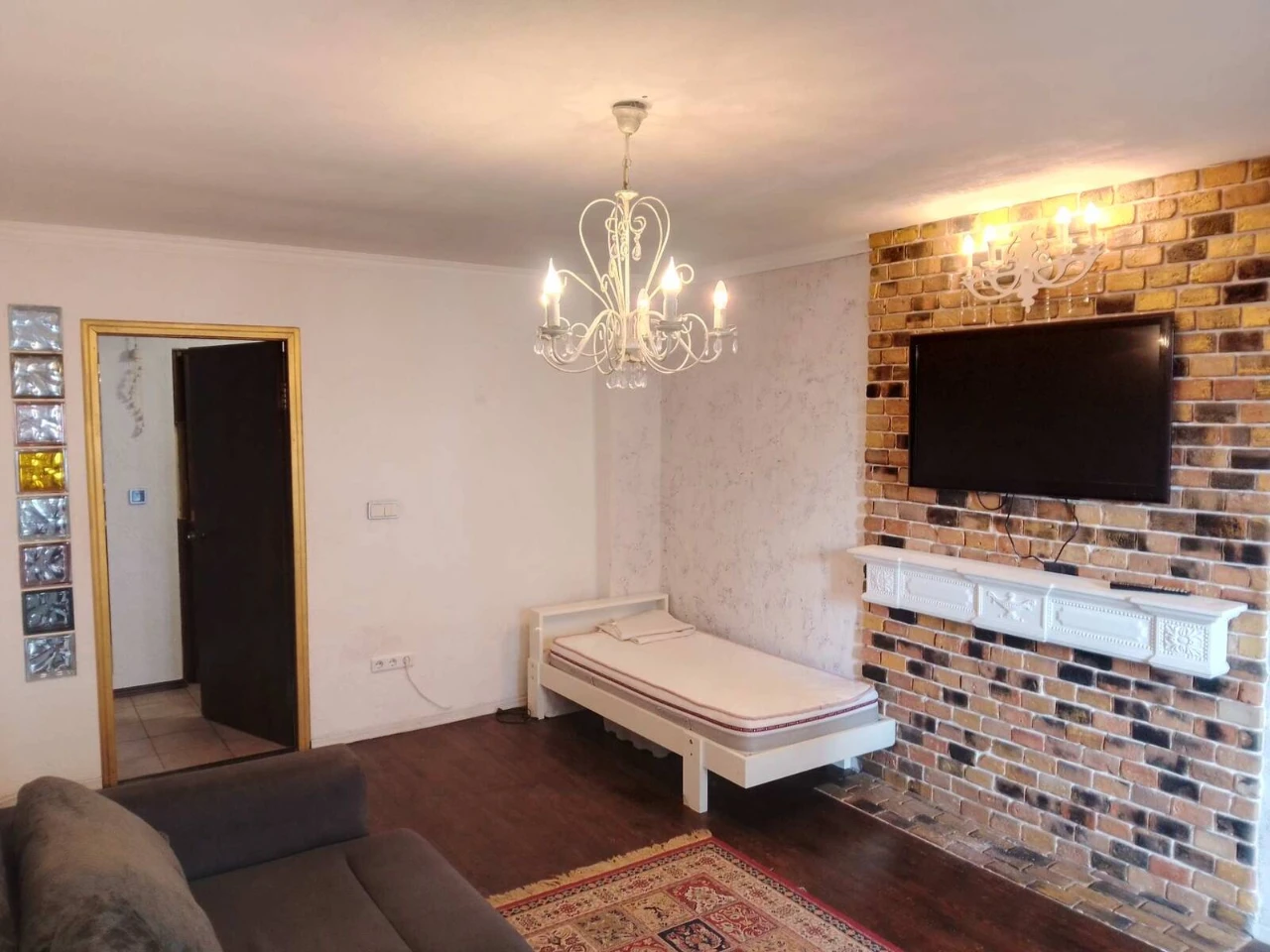 Rent a warm 1-bedroom apartment near the Zhytomyr metro station, Stusa