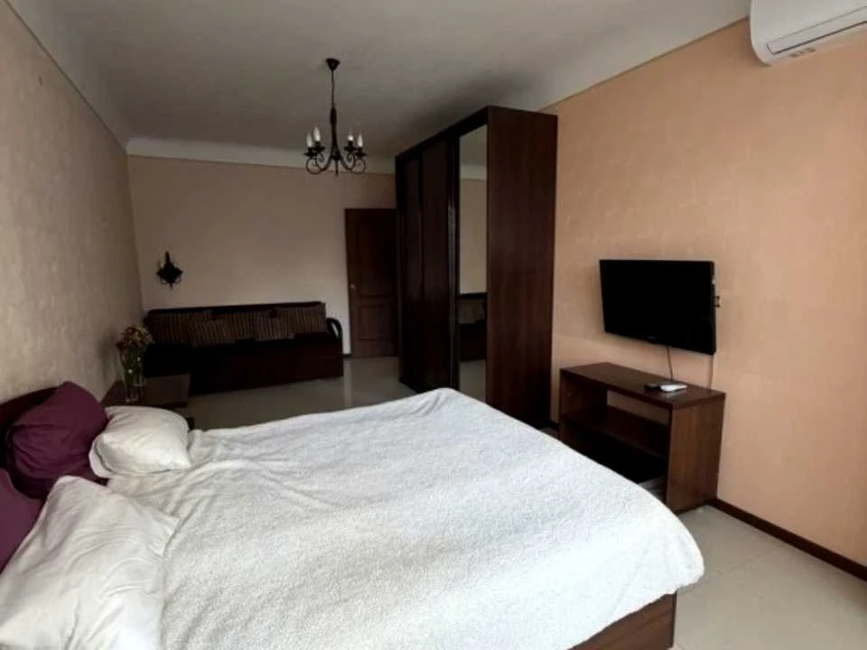 Apartment. Preslavynska St., Kyiv