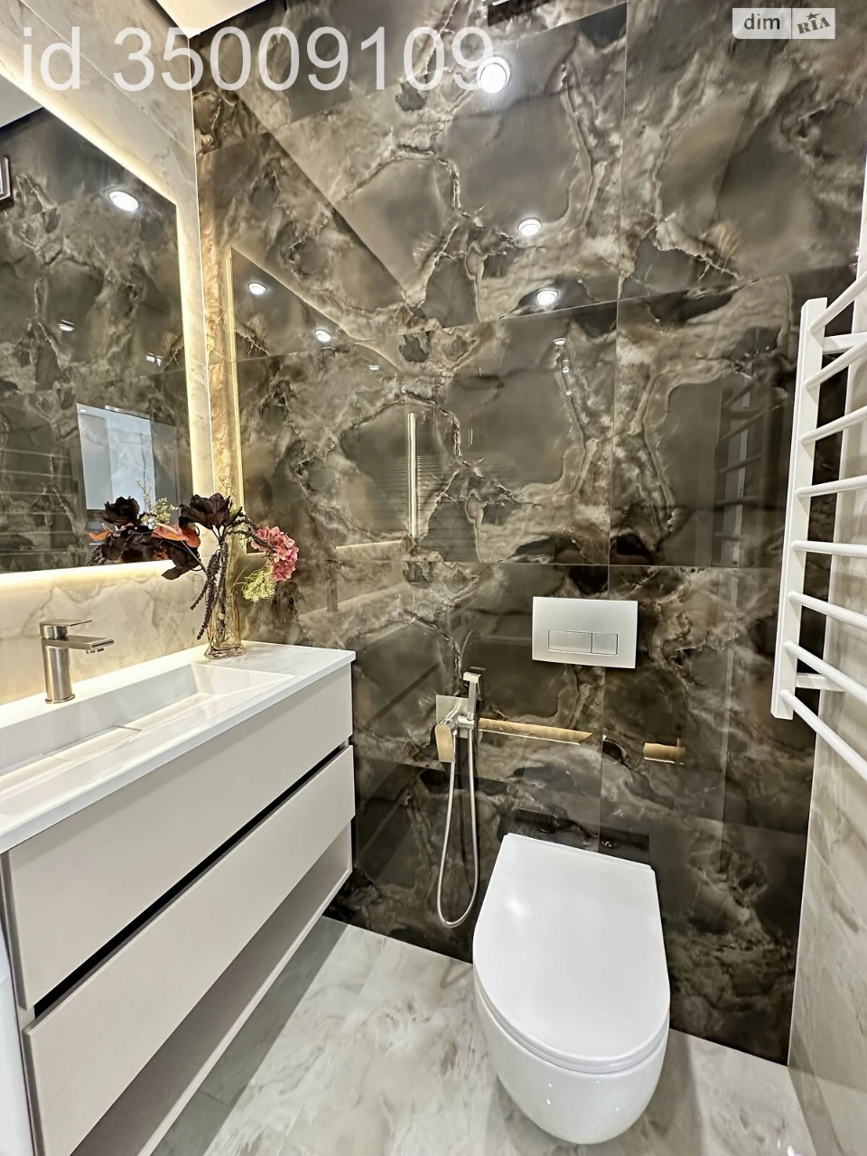 Sale Apartment in Frankivsky