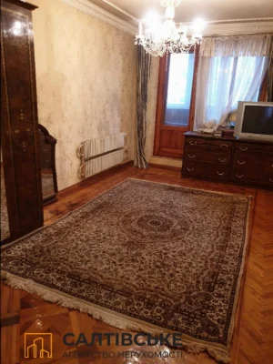 6537-EK For Sale: 3-room apartment on Saltov, near the Ukraina Shopping Mall 604 m2