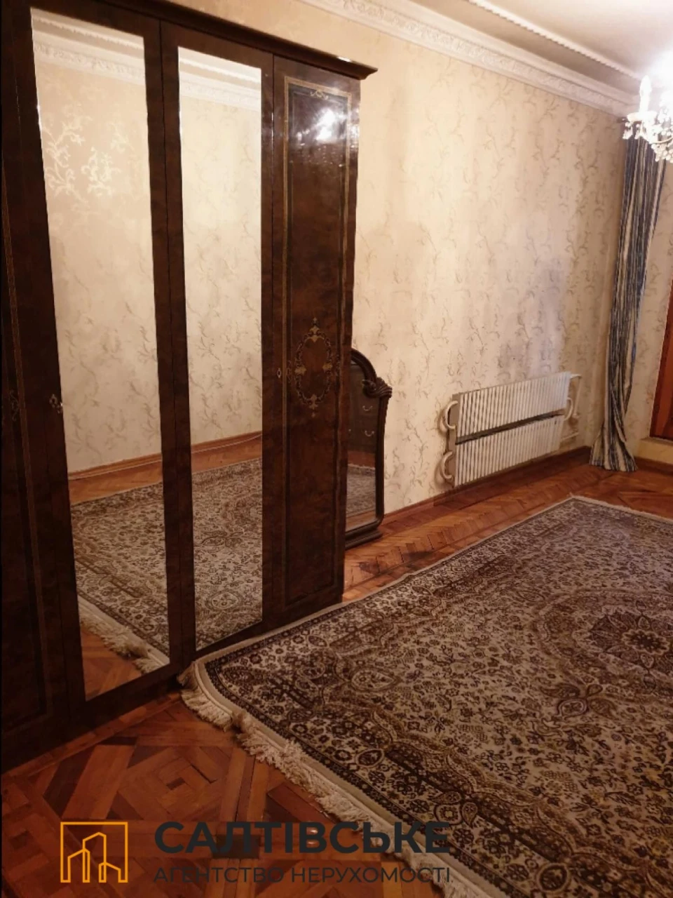 6537-EK For Sale: 3-room apartment on Saltov, near the Ukraina Shopping Mall 604 m2