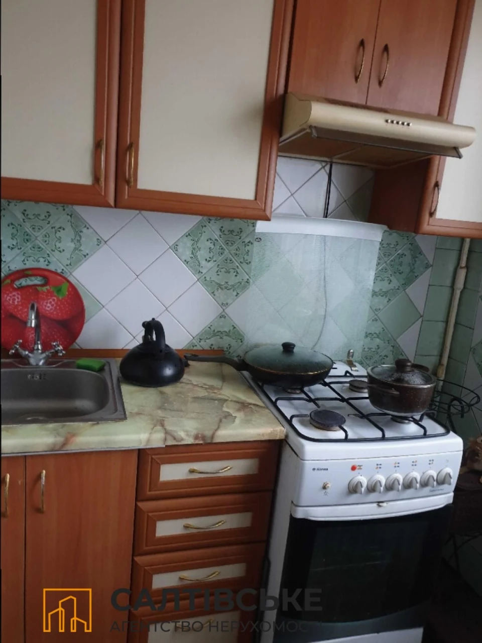 6537-EK For Sale: 3-room apartment on Saltov, near the Ukraina Shopping Mall 604 m2