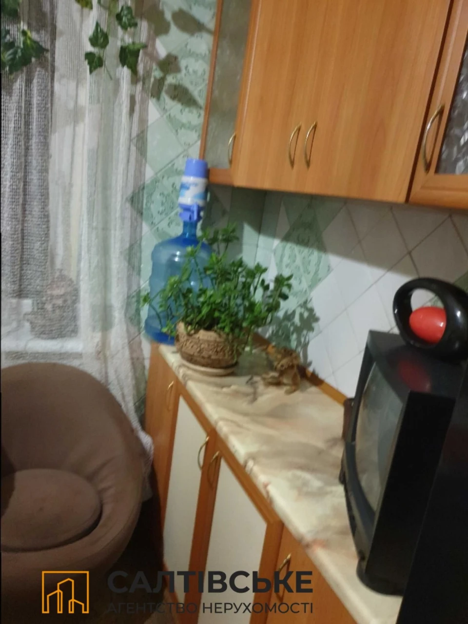 6537-EK For Sale: 3-room apartment on Saltov, near the Ukraina Shopping Mall 604 m2