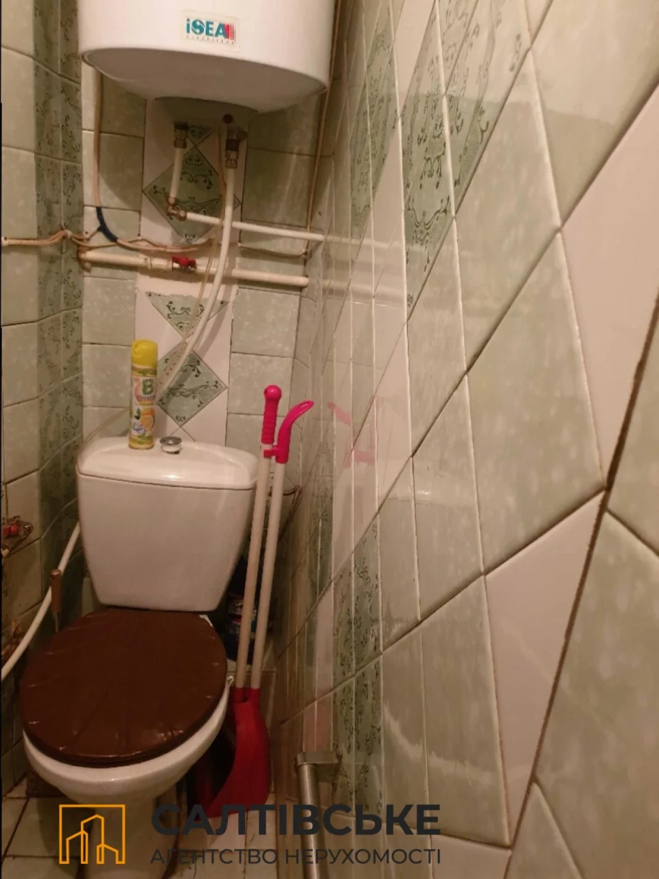6537-EK For Sale: 3-room apartment on Saltov, near the Ukraina Shopping Mall 604 m2