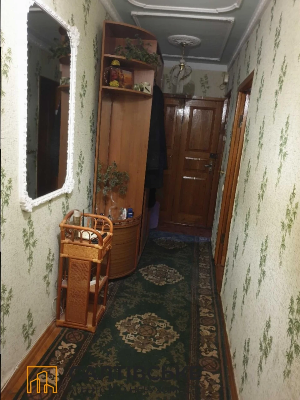 6537-EK For Sale: 3-room apartment on Saltov, near the Ukraina Shopping Mall 604 m2