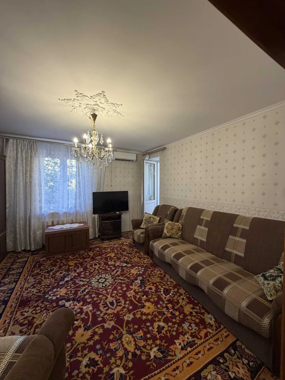 Продаётся 2 комнатна квартира 50 м² в районе Дома Мебели
