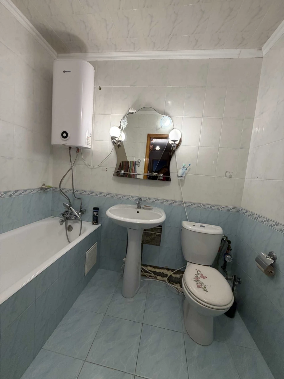 Продаётся 2 комнатна квартира 50 м² в районе Дома Мебели