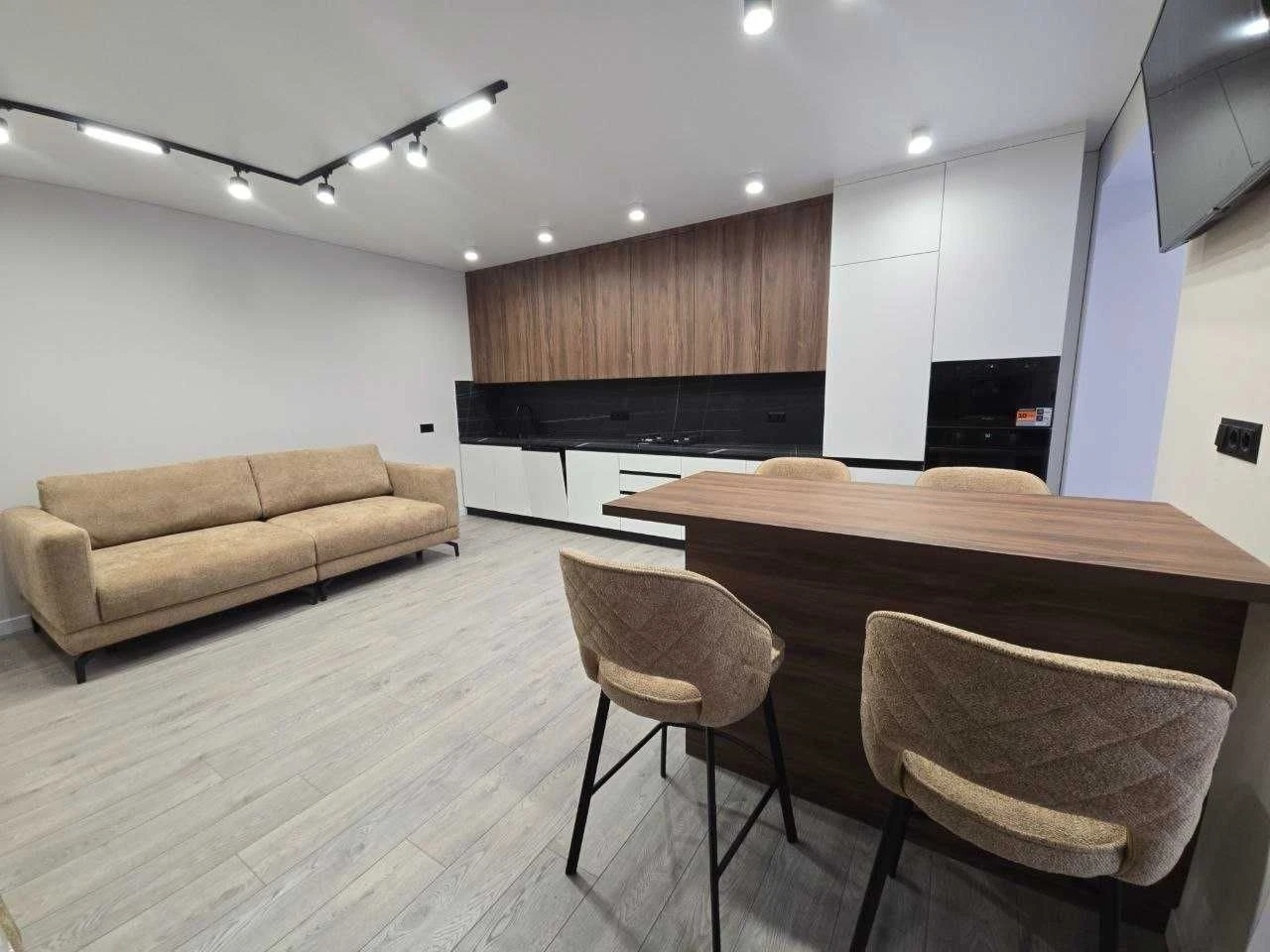 Продаж 1к квартири в ЖК Містечко Центральне велика площа
