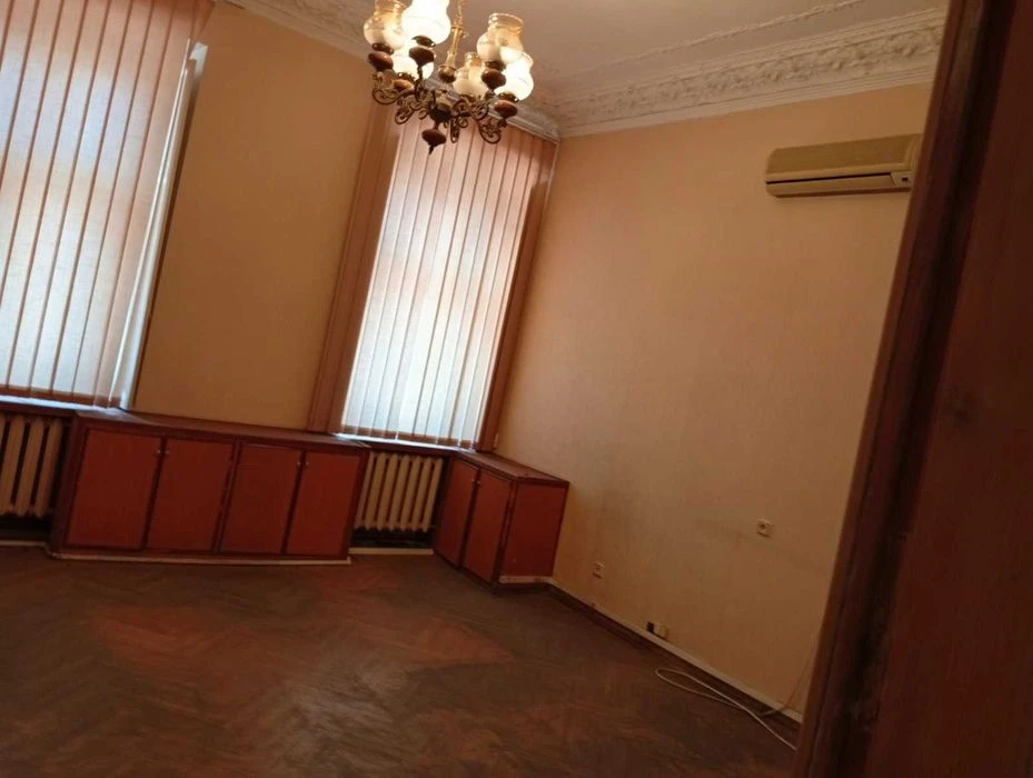 Продажа 4-комнатной фасадной квартиры на Б.Арнаутской.
