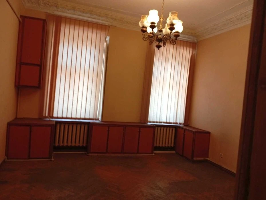 Продажа 4-комнатной фасадной квартиры на Б.Арнаутской.