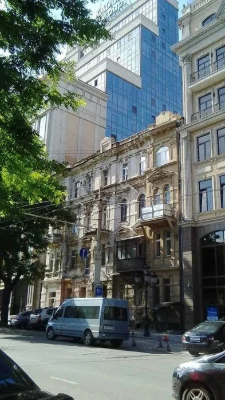 Продажа 4-комнатной фасадной квартиры на Б.Арнаутской.