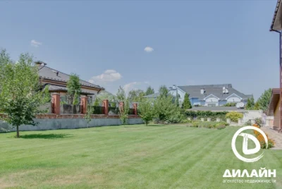 Good house with a panoramic view of the Dnieper River